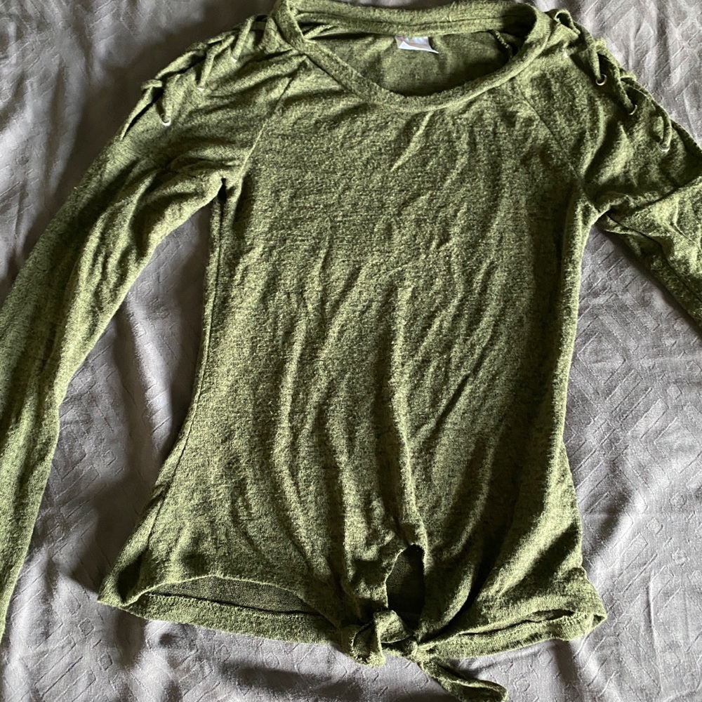 Lot of two long sleeve shirts size XS